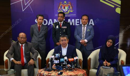 DATUK SERI SALAHUDDIN AYUB