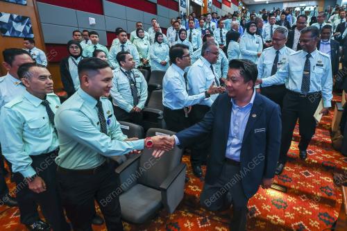DATUK LUKANISMAN AWANG SAUNI