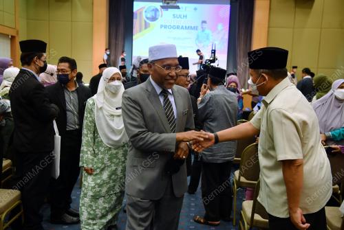 DATUK IDRIS AHMAD
