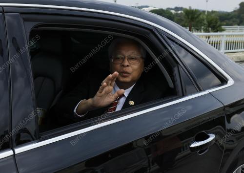 DATUK SERI ISMAIL SABRI YAAKOB