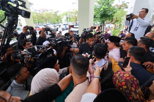 DATUK SERI ANWAR IBRAHIM