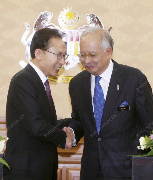MOHD NAJIB TUN ABDUL RAZAK
