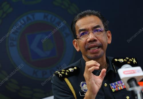 DATUK AZMAN ADAM