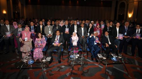 DATUK SERI DR WAN AZIZAH WAN ISMAIL