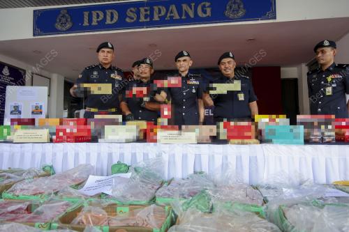 DATUK SHAZELI KAHAR
