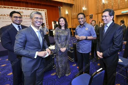 DATUK SERI REEZAL MERICAN NAINA MERICAN