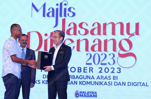 FAHMI FADZIL