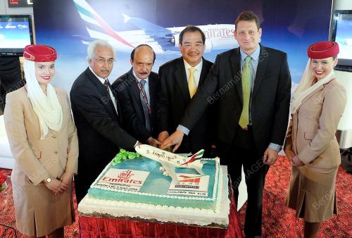 PTJ05_12012012_EMIRATES