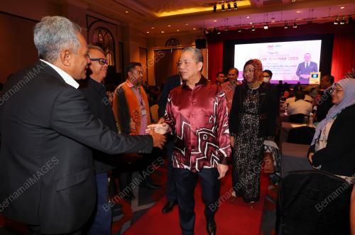 DATUK SERI FADILLAH YUSOF