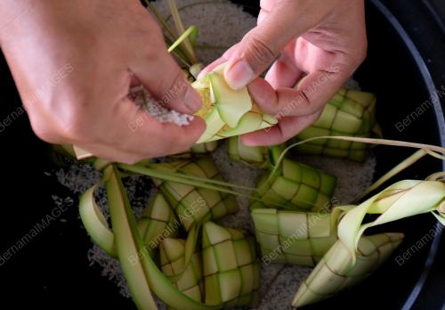 PERSIAPAN RAYA