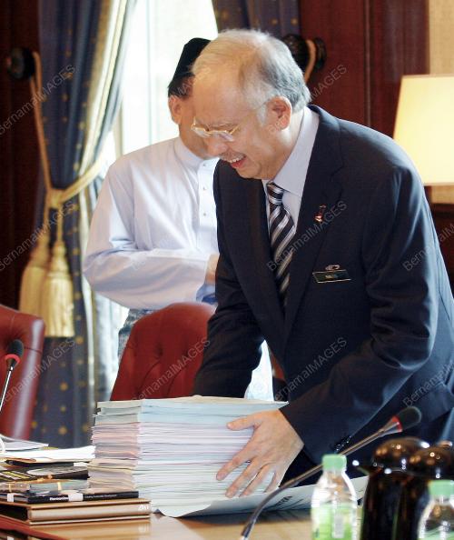 MOHD NAJIB TUN ABDUL RAZAK