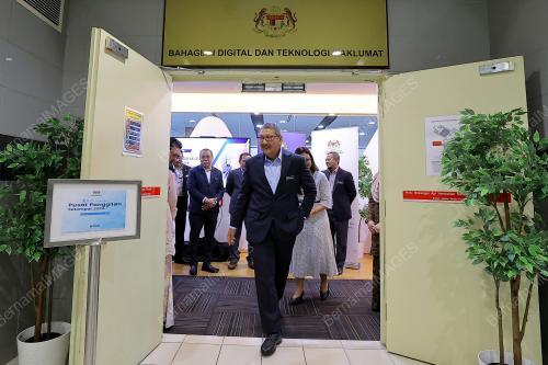 TAN SRI WAN AHMAD DAHLAN ABDUL AZIZ