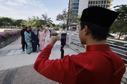GAMBAR RAYA
