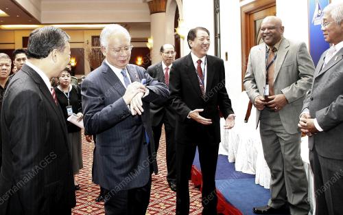 DATUK SERI NAJIB TUN ABDUL RAZAK