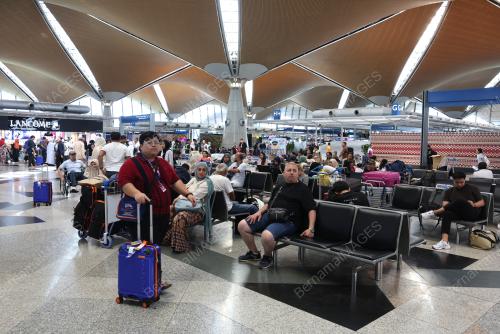 PENAMBAHBAIKAN KLIA TERMINAL 1