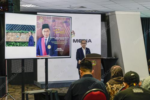 FAHMI FADZIL