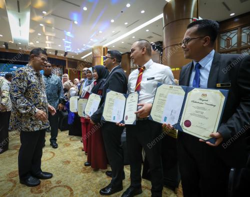 DATUK SERI SAIFUDDIN NASUTION