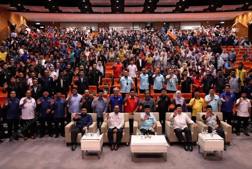 DATUK DR MOHD NA'IM MOKHTAR