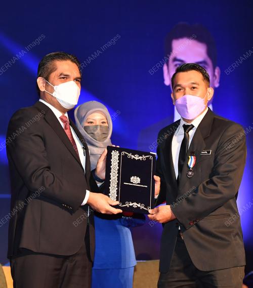 DATUK DR RADZI JIDIN