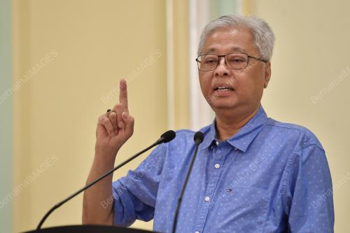 DATUK SERI ISMAIL SABRI YAAKOB