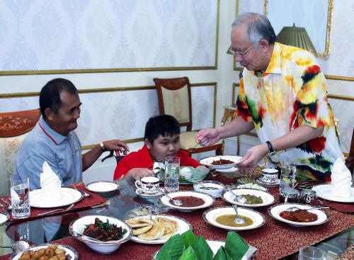 MOHD NAJIB TUN ABDUL RAZAK