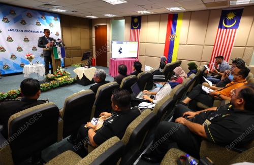 DATUK SERI KHAIRUL DZAIMEE DAUD