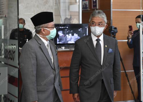 AL-SULTAN ABDULLAH RI`AYATUDDIN AL-MUSTAFA BILLAH SHAH