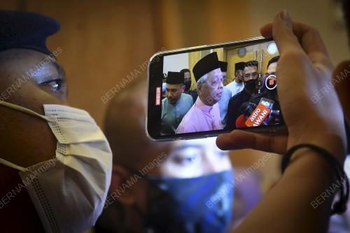 DATUK SERI ISMAIL SABRI YAAKOB