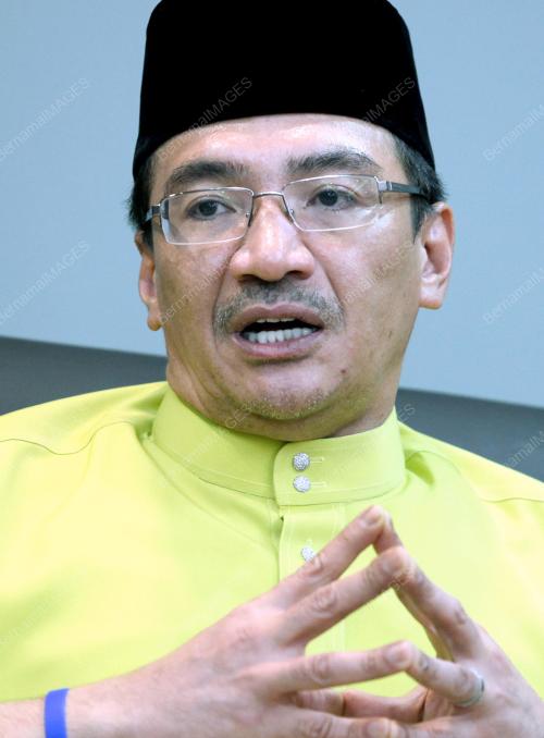 DATUK SERI HISHAMUDDIN TUN HUSSEIN