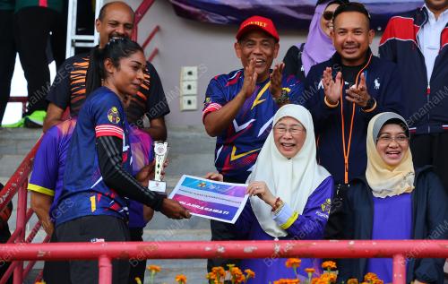 DATUK SERI DR WAN AZIZAH WAN ISMAIL