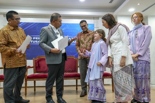 DATUK SERI SAIFUDDIN NASUTION ISMAIL