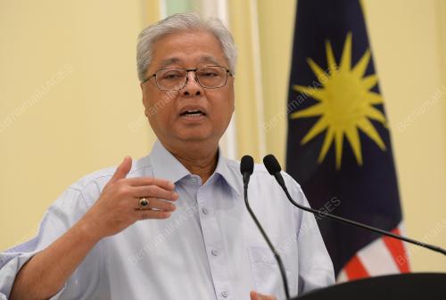 DATUK SERI ISMAIL SABRI YAAKOB