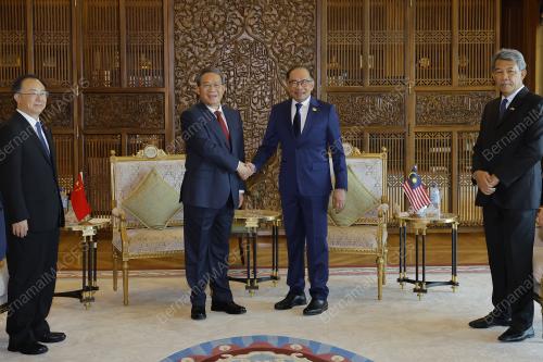 DATUK SERI ANWAR IBRAHIM