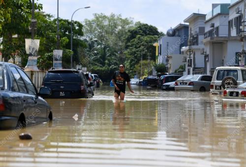 BANJIR DI DENGKIL