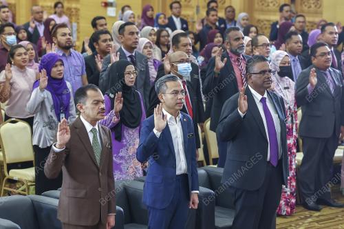 FAHMI FADZIL