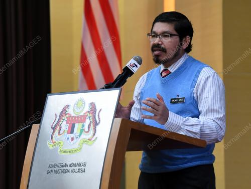 DATUK SERI DR MOHD UZIR MAHIDIN