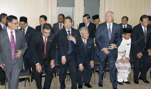NAJIB TUN RAZAK