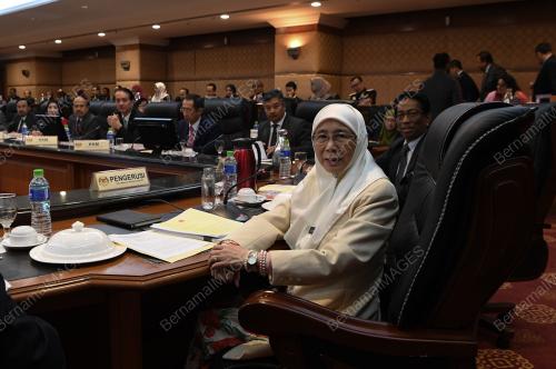 DATUK SERI DR WAN AZIZAH WAN ISMAIL
