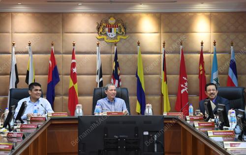 DATUK SERI FADILLAH YUSOF