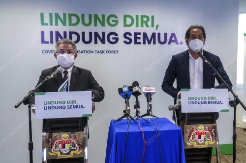 DATUK SERI DR ADHAM BABA & KHAIRY JAMALUDDIN
