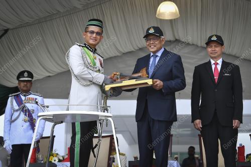 DATUK SERI HAMZAH ZAINUDIN