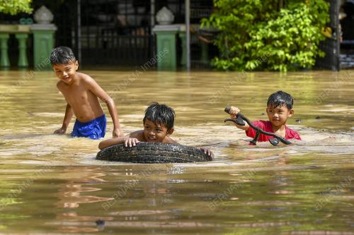 PTJ05_21102021_BANJIR_DENGKIL