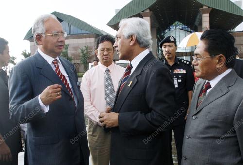 MOHD NAJIB TUN ABDUL RAZAK
