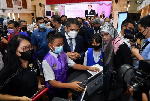 DATUK DR RADZI JIDIN
