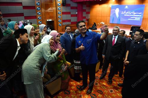 DATUK DR RADZI JIDIN