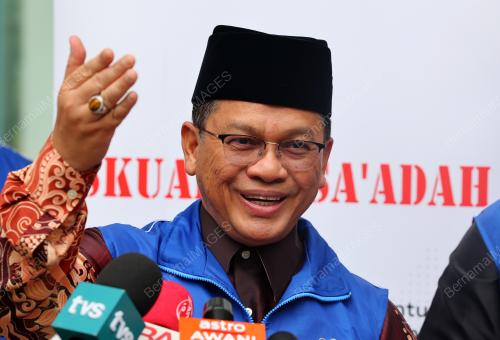 SENATOR DATUK DR MOHD NA'IM MOKHTAR