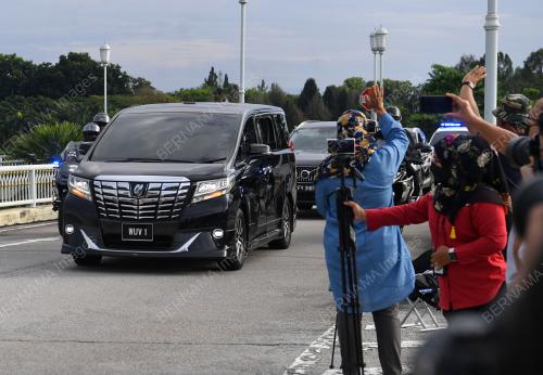 DATUK SERI ISMAIL SABRI YAAKOB