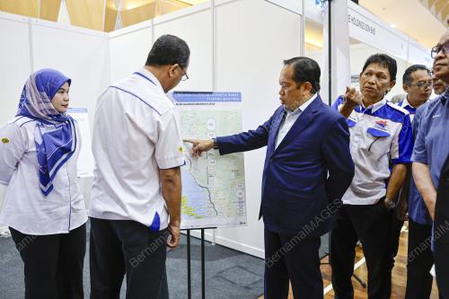 DATUK SERI AHMAD MASLAN