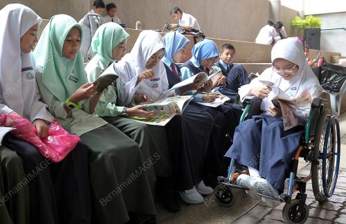 PTJ05_24022012_BACA_BUKU