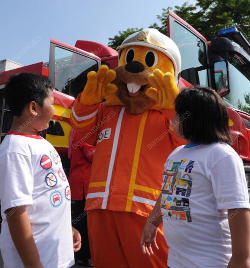 PTJ05_24022012_KARNIVAL